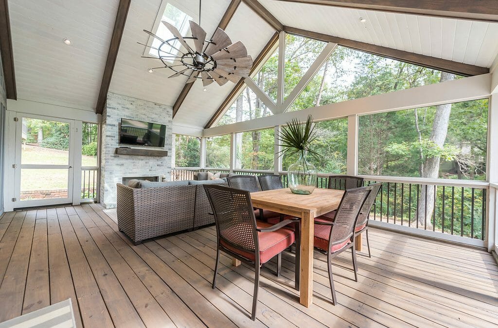 5 Must-Haves for the Ideal Screened Porch